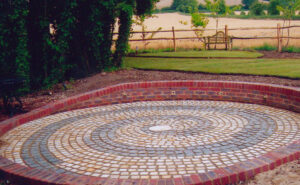 Decorative full circle & retaining wall